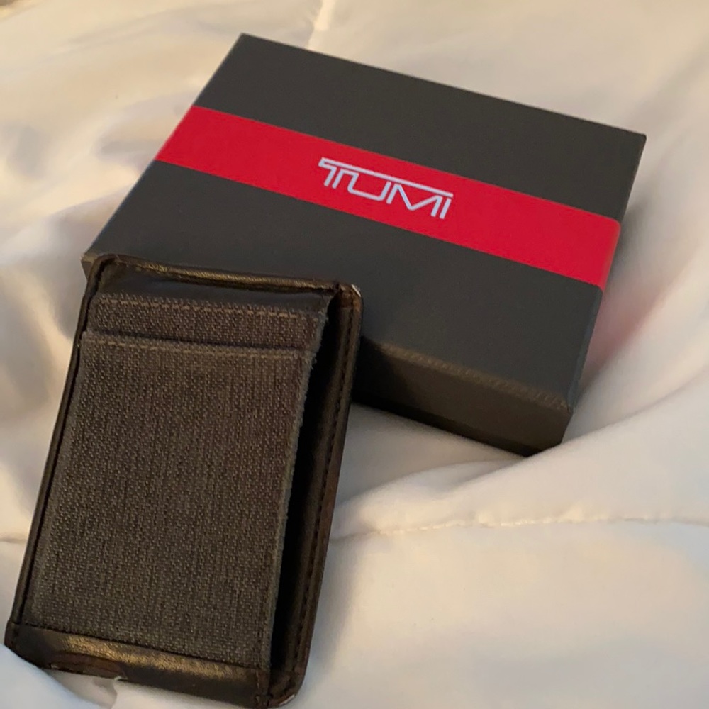 TUMI money clip and card holder